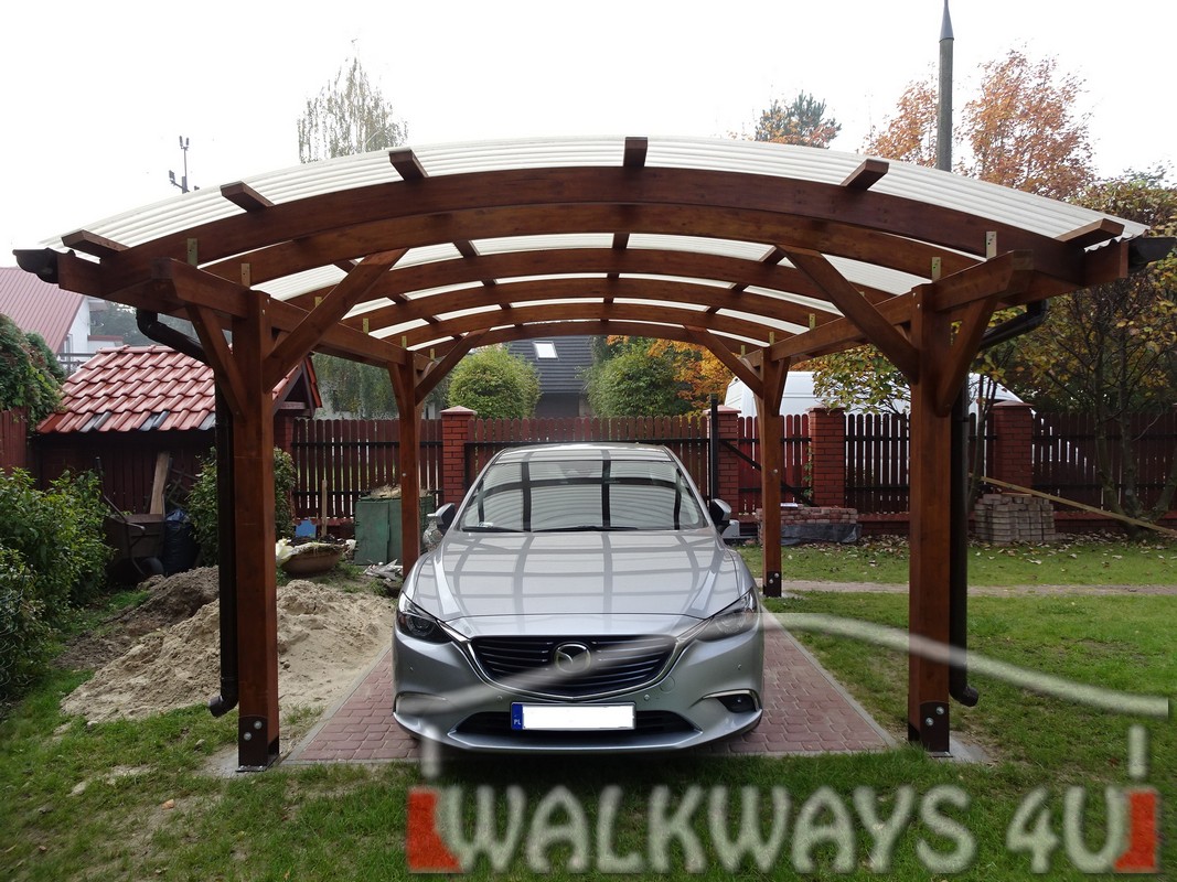 Abris pour voitures construction en bois lamelle colle toiture polycarbonate