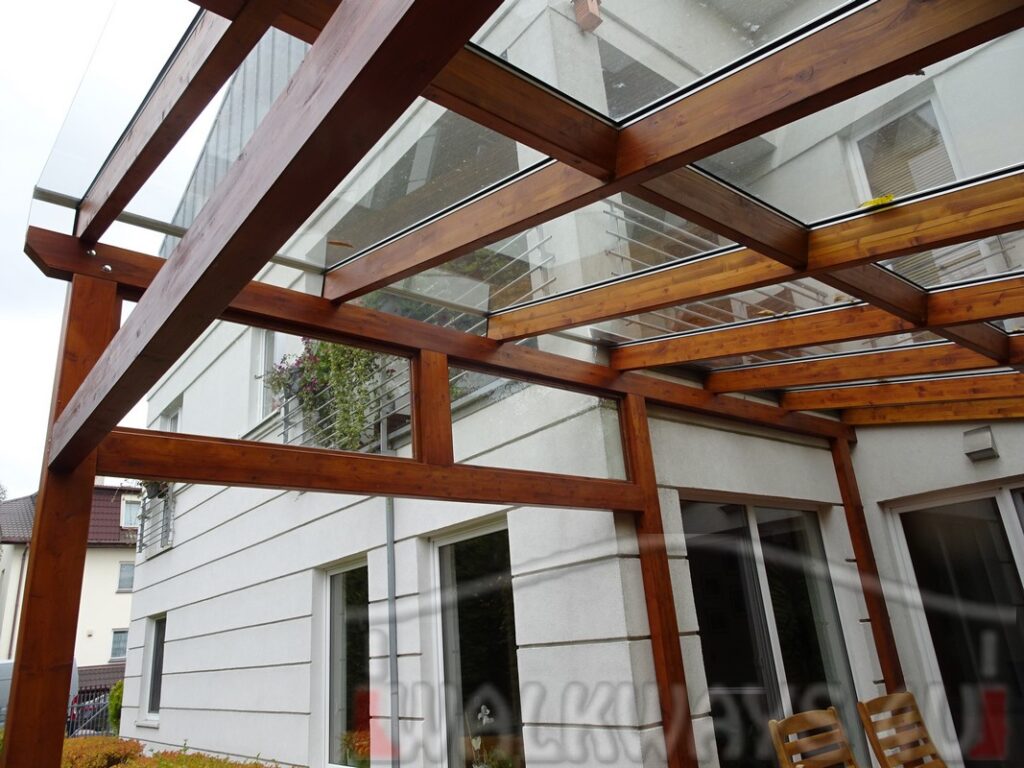 Zdjęcie nr  9. Pokrycie tarasu szkłem hartowanym konstrukcja drewniana zabudowa tarasu, szkło bezpieczne warstwowe.